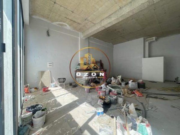 Tirane, shes ambjent biznesi Kati 0, 102 m² 3.000 Euro/m2 (RRUGA E DIBRES)