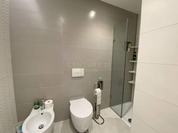 Tirane, jepet me qera apartament Kati 6, 110 m² 1.500 Euro (Tirana, Albania)