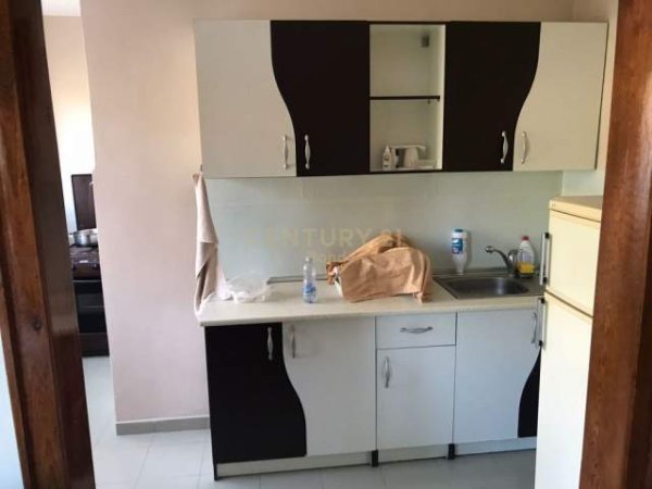 Tirane, jepet me qera apartament Kati 3, 54 m² 350 Euro (Shkolla 1 Maji Tirana, Albania)
