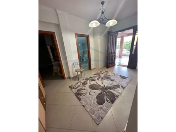 Tirane, jepet me qera apartament 2+1+BLK Kati 3, 155 m² 500 Euro (Rruga DritanHoxha)