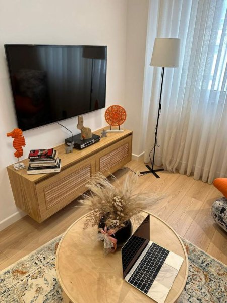Tirane, jepet me qera apartament 1+1 Kati 8, 55 m² 650 Euro (Rruga e Elbasanit)