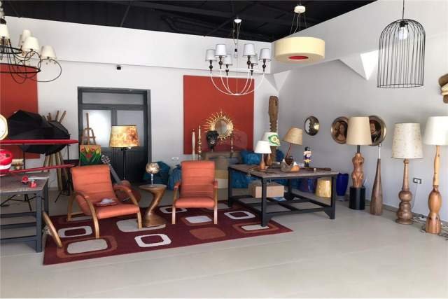 Tirane, jepet me qera ambjent biznesi Kati 0, 350 m² 1.500 Euro (fabrika e qelqit)