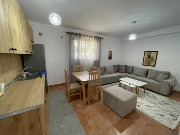 Tirane, jepet me qera shtepi 1+1+BLK Kati 1, 80 m² 350 Euro (Shkoze rruga Spahiu)