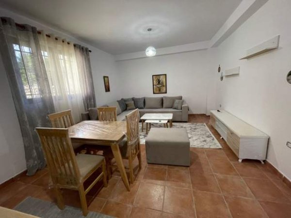 Tirane, jepet me qera shtepi 1+1+BLK Kati 1, 80 m² 350 Euro (Shkoze rruga Spahiu)