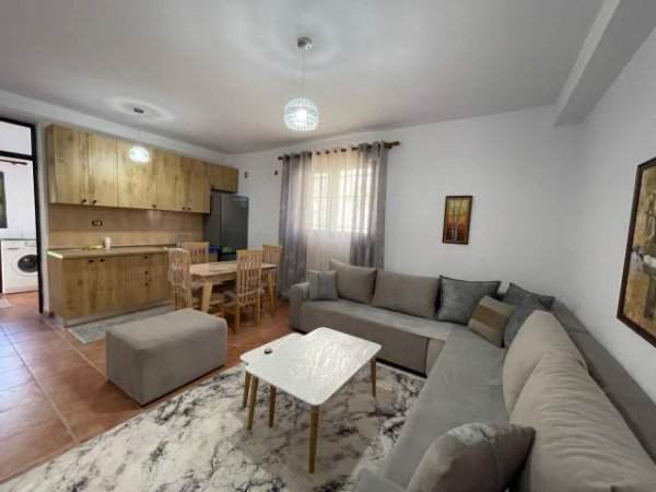 Tirane, jepet me qera shtepi 1+1+BLK Kati 1, 80 m² 350 Euro (Shkoze rruga Spahiu)