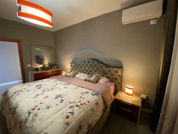 Tirane, jepet me qera apartament 2+1+BLK Kati 9, 130 m² 1.200 Euro (Rruga E Barrikadave)