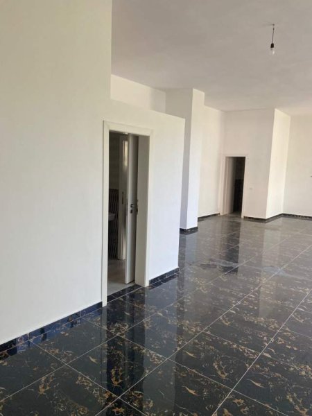 Tirane, jepet me qera ambjent biznesi Kati 0, 75 m² 600 Euro (Kamez)