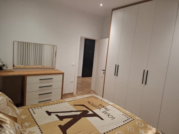 Tirane, jepet me qera Vile 1+1 Kati 2, 85 m² 400 € (baldushk)