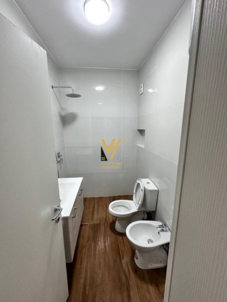 Tirane, shitet apartament 2+1+Ballkon Kati 8, 104 m² 149.000 € (YZBERISHT)