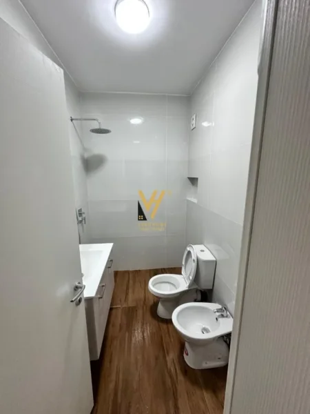 Tirane, shitet apartament 2+1+Ballkon Kati 8, 104 m² 149.000 € (YZBERISHT)