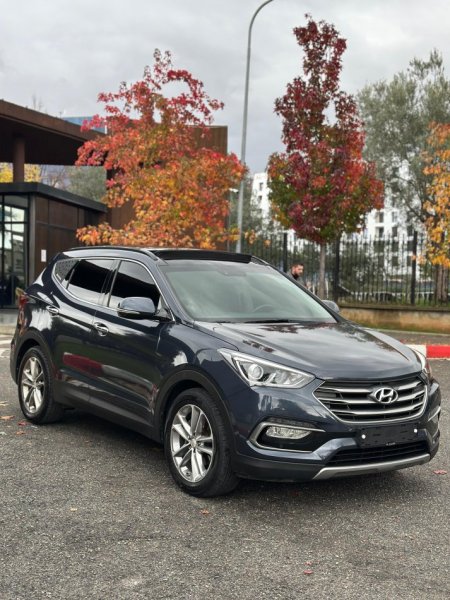 Tirane, shitet SUV Nafte, automatik Klima 203.000 km 11.500 €