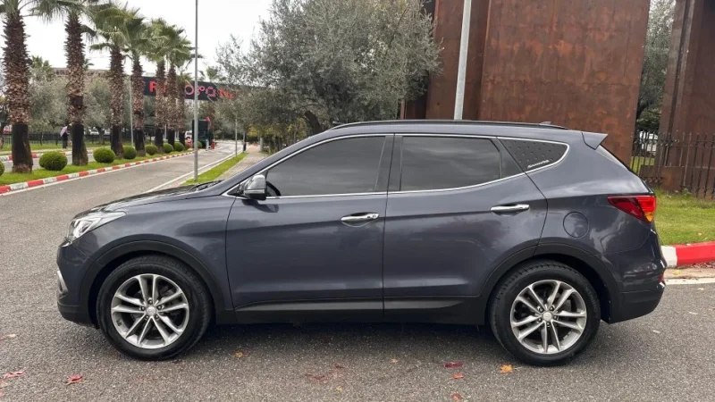 Tirane, shitet SUV Nafte, automatik Klima 203.000 km 11.500 €