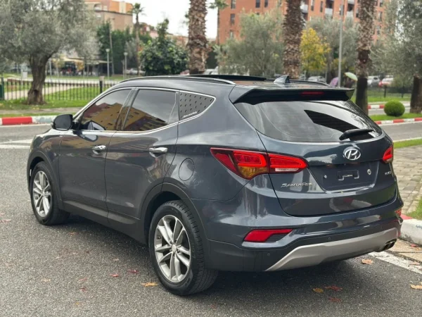 Tirane, shitet SUV Nafte, automatik Klima 203.000 km 11.500 €