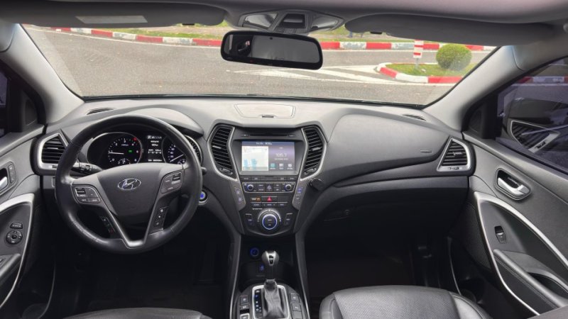 Tirane, shitet SUV Nafte, automatik Klima 203.000 km 11.500 €