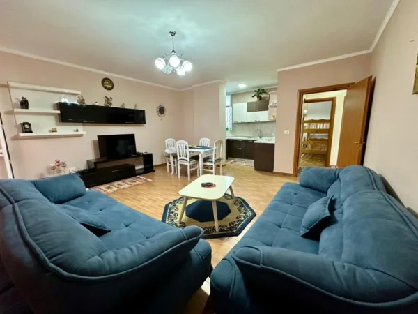 Tirane, jepet me qera apartament 2+1 Kati 3, 100 m² 680 € (selvia)