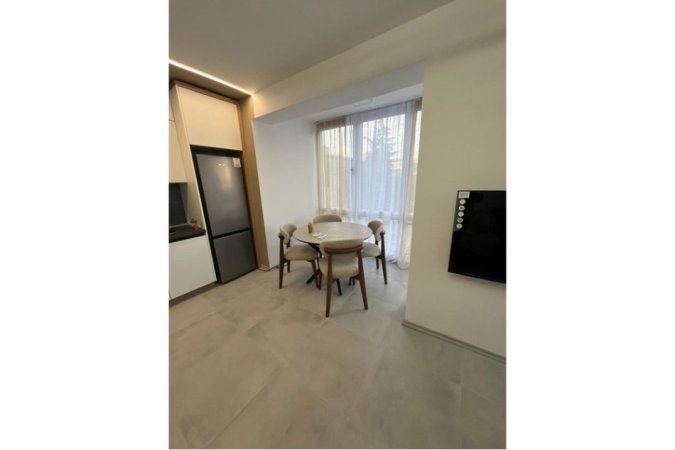 Tirane, jepet me qera apartament 2+1 , 75 m² 800 € (Ura e Tabakeve)
