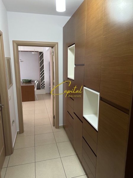 Tirane, jepet me qera apartament 1+1 Kati 4, 70 m² 750 € (5 MAJI)