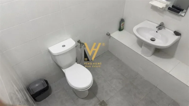 Tirane, jepet me qera ambjent biznesi Kati 0, 200 m² 1.000 € (FRESK)