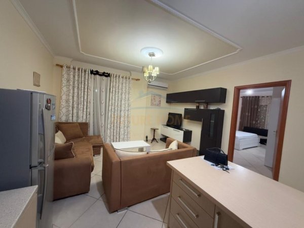 Tirane, jepet me qera apartament 1+1+Ballkon Kati 3, 72 m² 600 € (Kodra e Diellit, Tiranë)