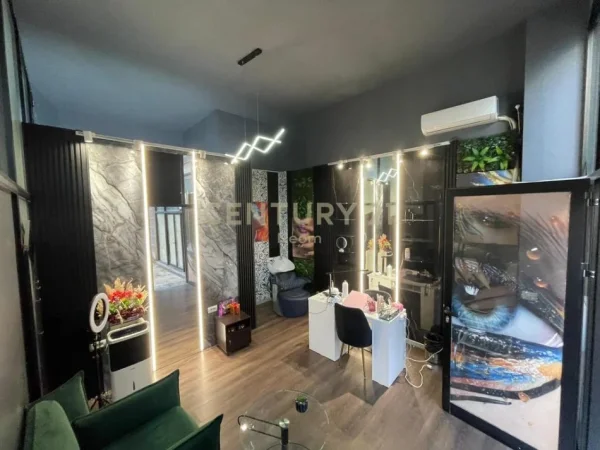 Tirane, shitet ambjent biznesi Kati 0, 30 m² (21 Dhjetori)