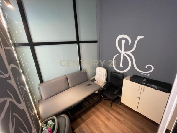 Tirane, shitet ambjent biznesi Kati 0, 30 m² (21 Dhjetori)