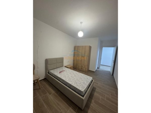 Tirane, jap me qera apartament 2+1+Ballkon Kati 1, 94 m² 500 € (RRUGA 5 MAJI)
