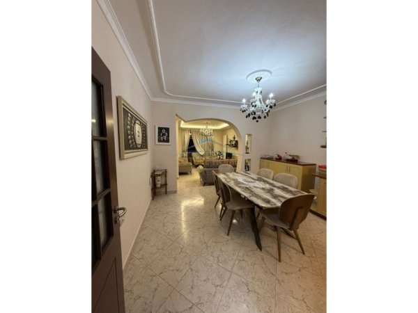 Tirane, shitet apartament 2+1+Ballkon Kati 6, 135 m² 175.000 € (Rruga Hoxha Tahsim, Tiranë.)