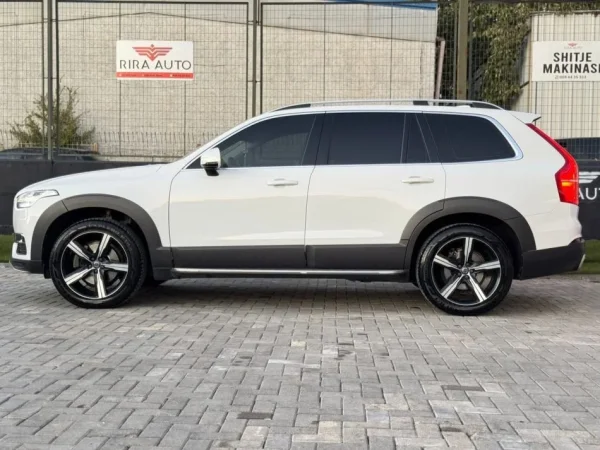 Durres, shitet makine Volvo Nafte, e bardhë 230 km 23.900 €