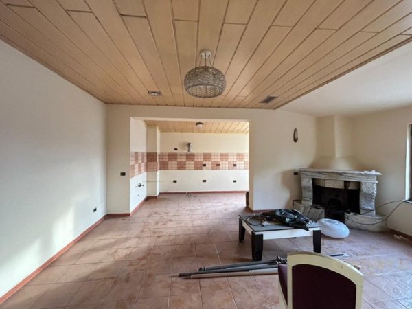 Tirane, shitet apartament 2+1+Ballkon Kati 8, 143 m² 350.000 € (Shallvare)