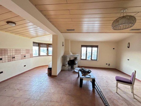 Tirane, shitet apartament 2+1+Ballkon Kati 8, 143 m² 350.000 € (Shallvare)