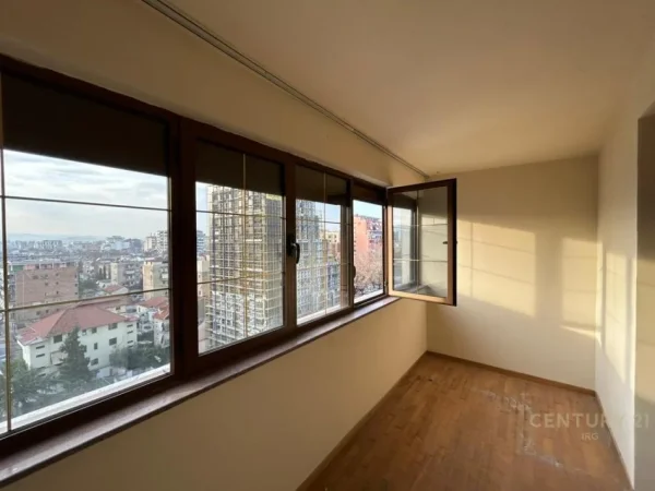 Tirane, shitet apartament 2+1+Ballkon Kati 8, 143 m² 350.000 € (Shallvare)