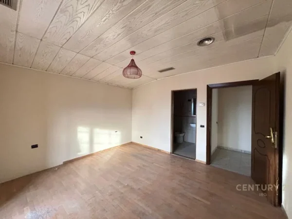 Tirane, shitet apartament 2+1+Ballkon Kati 8, 143 m² 350.000 € (Shallvare)