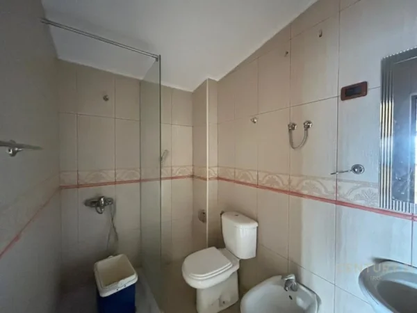 Tirane, shitet apartament 2+1+Ballkon Kati 8, 143 m² 350.000 € (Shallvare)