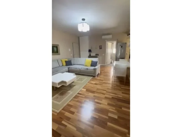 Tirane, jepet me qera apartament 1+1 Kati 5, 94 m² 750 € (Myslym Shyri)