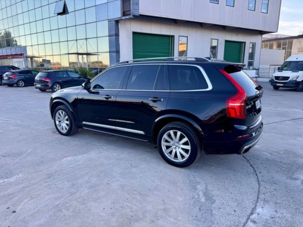 Tirane, shitet makine Volvo Nafte, e zeze Kondicioner 230 km 24.900 €