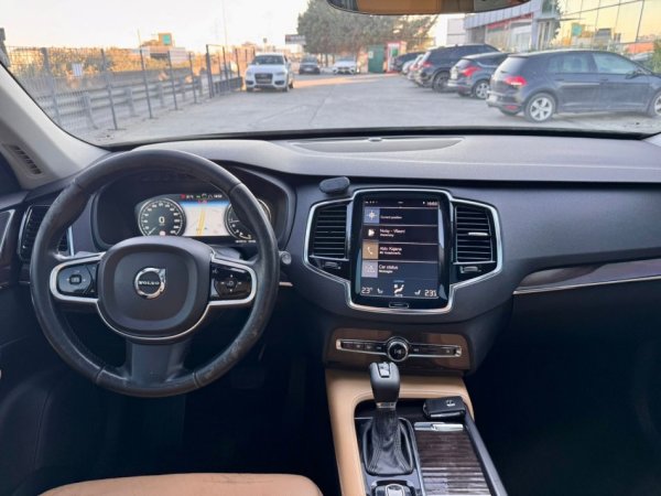 Tirane, shitet makine Volvo Nafte, e zeze Kondicioner 230 km 24.900 €