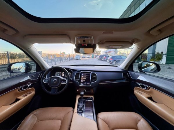 Tirane, shitet makine Volvo Nafte, e zeze Kondicioner 230 km 24.900 €