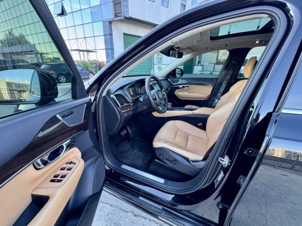 Tirane, shitet makine Volvo Nafte, e zeze Kondicioner 230 km 24.900 €