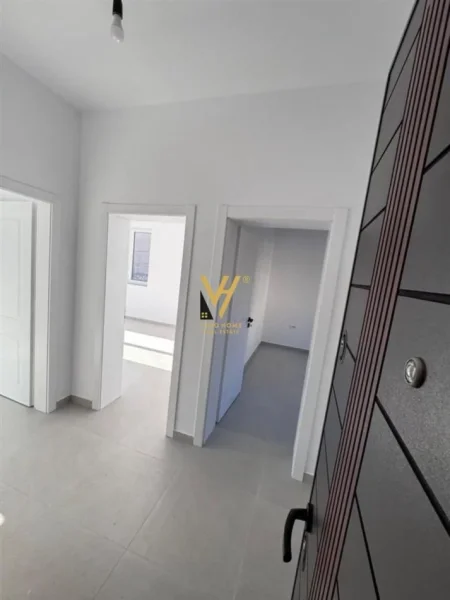 Tirane, jepet me qera zyre Kati 1, 70 m² 1.000 € (MINE PEZA)