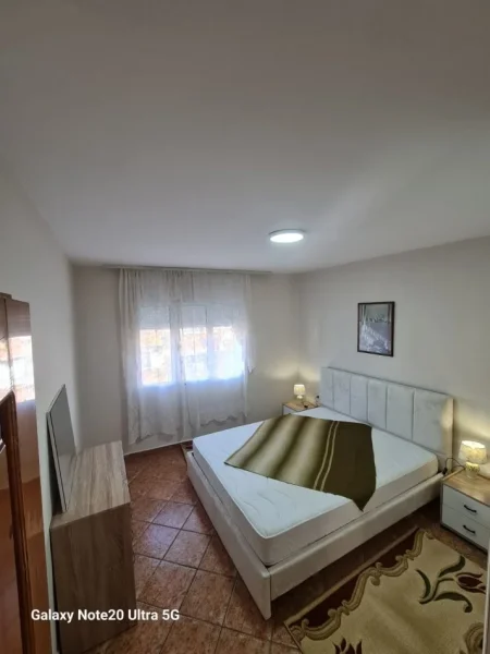 Tirane, jap me qera apartament 2+1 Kati 4, 80 m² 550 € (Rruga e Elbasanit)