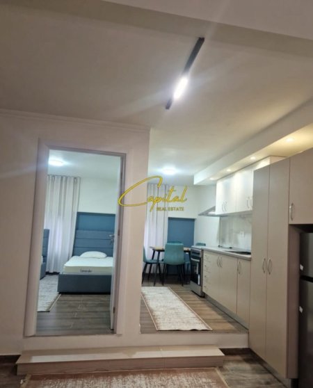 Tirane, jepet me qera apartament 2+1 Kati 1, 84 m² 700 € (ISH STACIONI TRENIT)