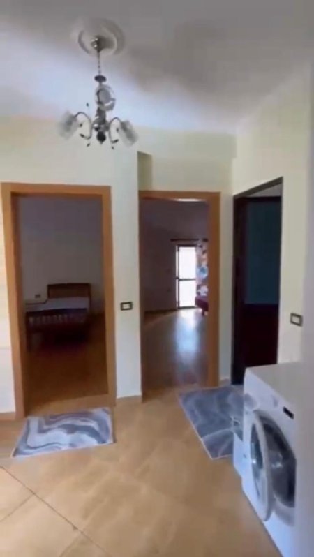 Tirane, jepet me qera apartament 2+1+Ballkon Kati 3, 100 m² 450 € 