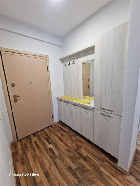 Tirane, jepet me qera apartament 2+1+Ballkon Kati 6, 92 m² 650 € 