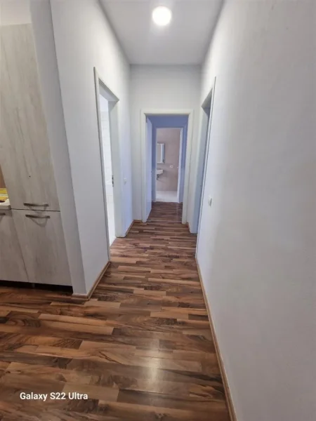 Tirane, jepet me qera apartament 2+1+Ballkon Kati 6, 92 m² 650 € 
