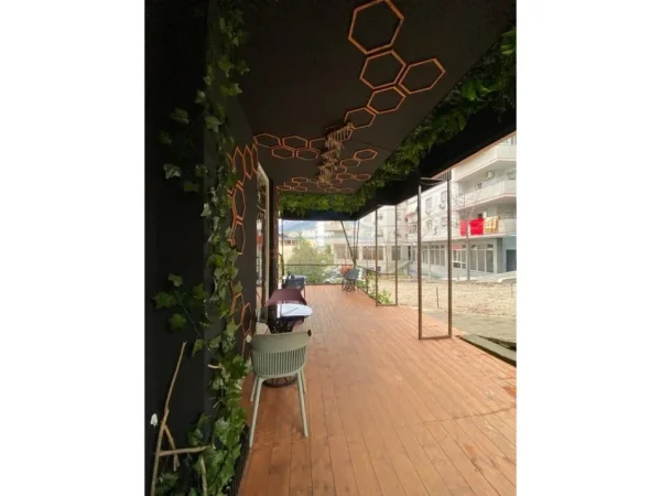 Tirane, shitet bar-kafe Kati 0, 136 m² 240.000 € 