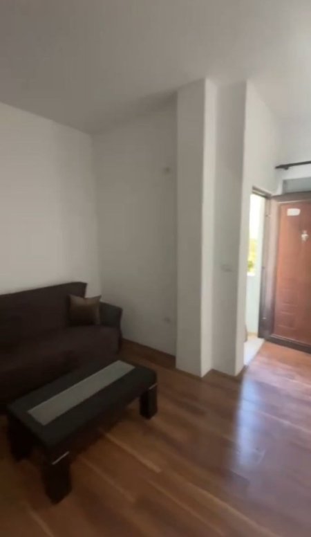 Tirane, jepet me qera apartament 1+1+Ballkon Kati 2, 65 m² 500 € 
