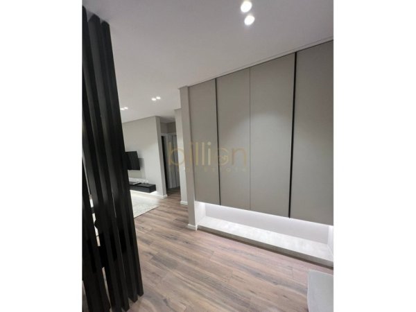 Tirane, jepet me qera 2+1 , 84 m² 700 € 