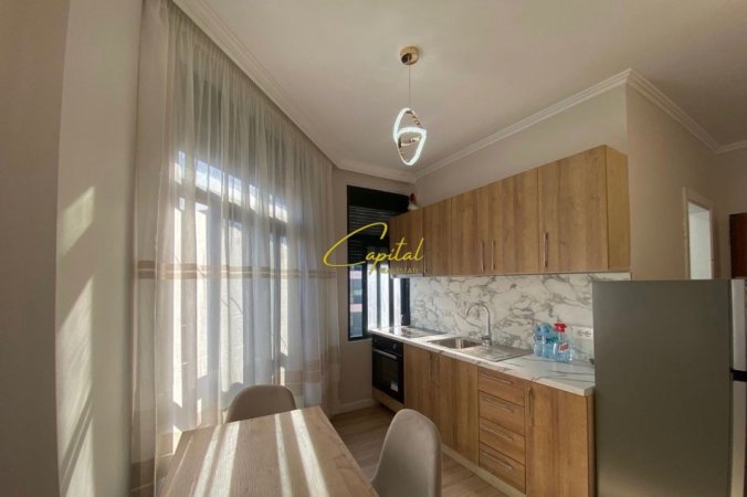 Tirane, jepet me qera apartament 1+1 Kati 7, 60 m² 550 € (21 DHJETORI)