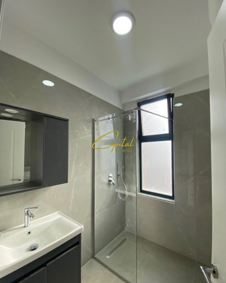 Tirane, jepet me qera apartament 1+1 Kati 7, 60 m² 550 € (21 DHJETORI)