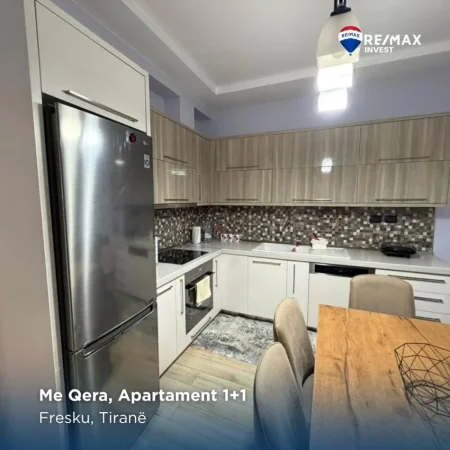 Tirane, jepet me qera apartament 1+1 , 500 € (me dy poste parkimi)
